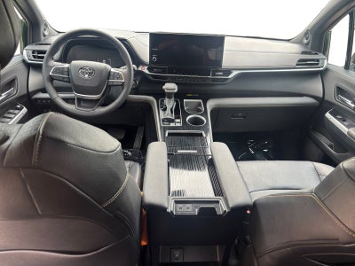 2025 Toyota Sienna Woodland Edition