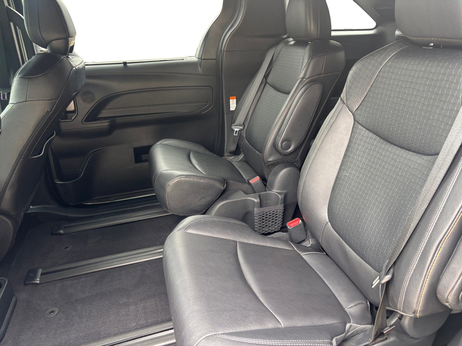 2025 Toyota Sienna Woodland Edition