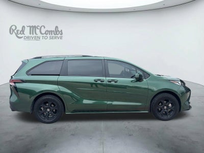 2025 Toyota Sienna Woodland Edition