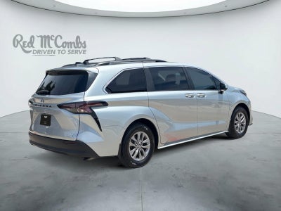 2023 Toyota Sienna LE 8 Passenger