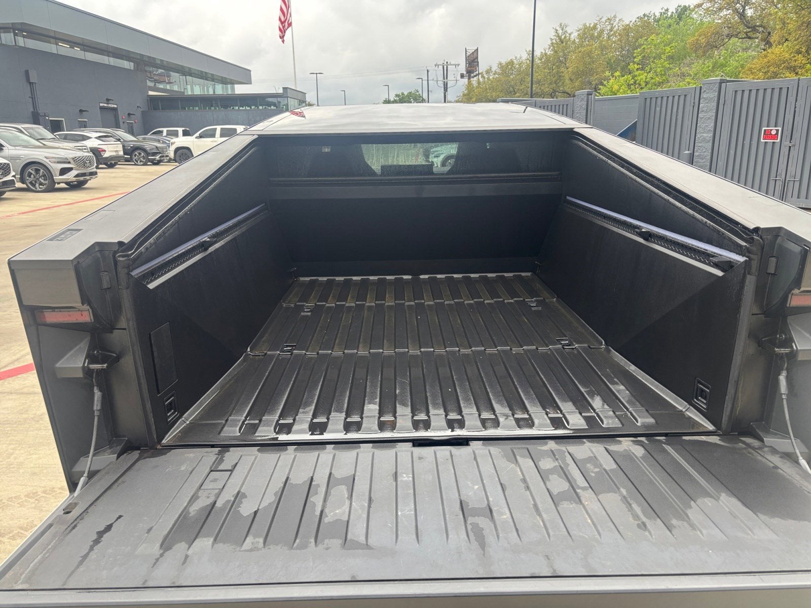 2024 Tesla Cybertruck Base