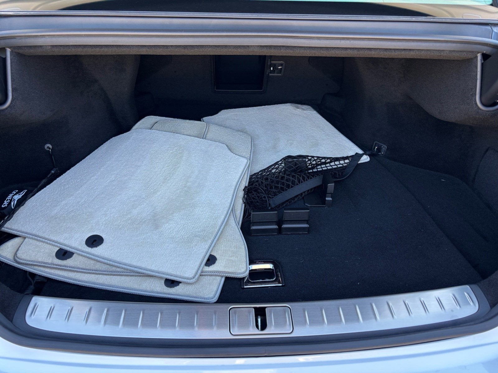 2025 Genesis G90 e-SC