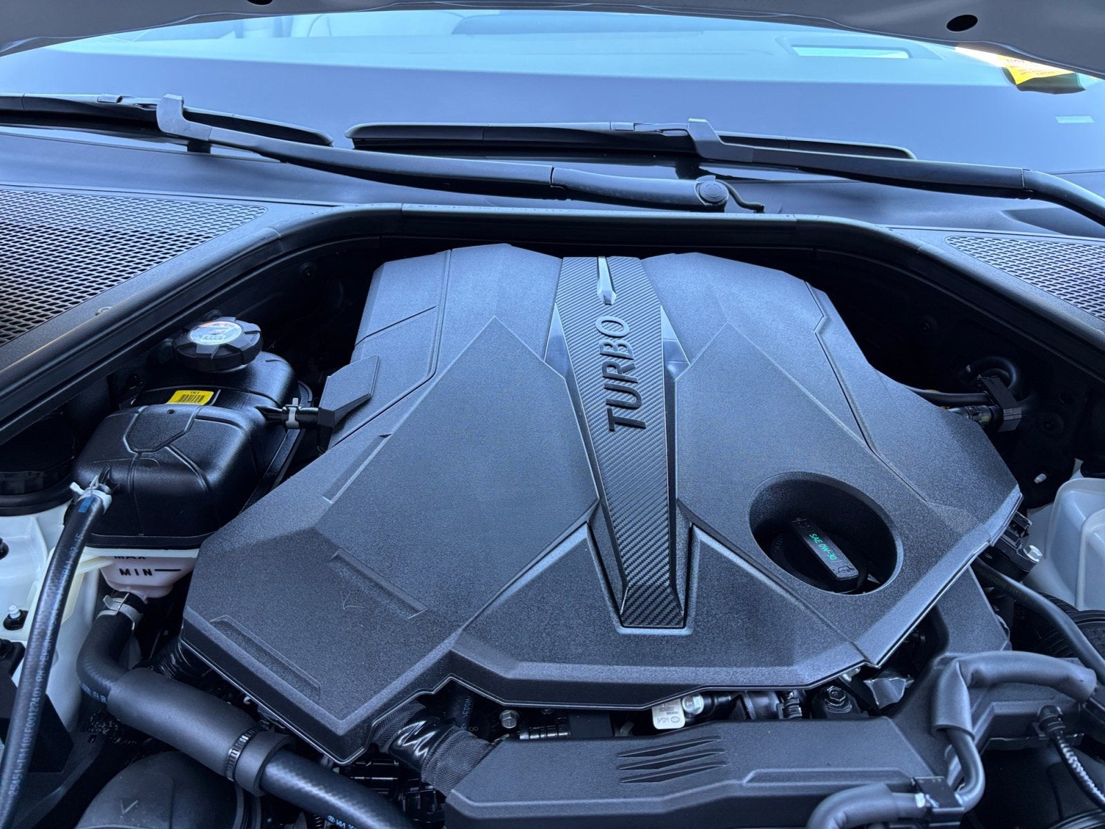 2025 Genesis G90 e-SC