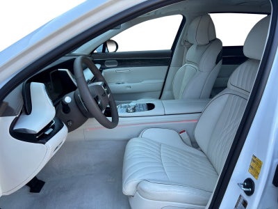 2025 Genesis G90 e-SC