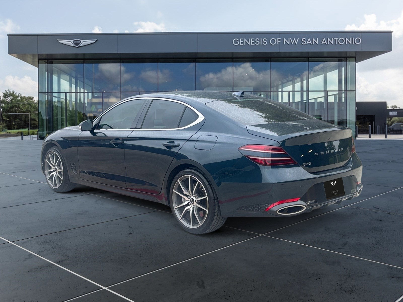 2024 Genesis G70 2.5T