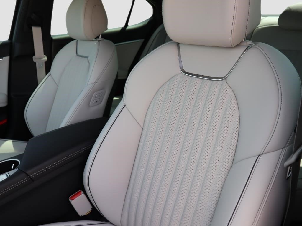 2025 Genesis G70 2.5T Sport Prestige