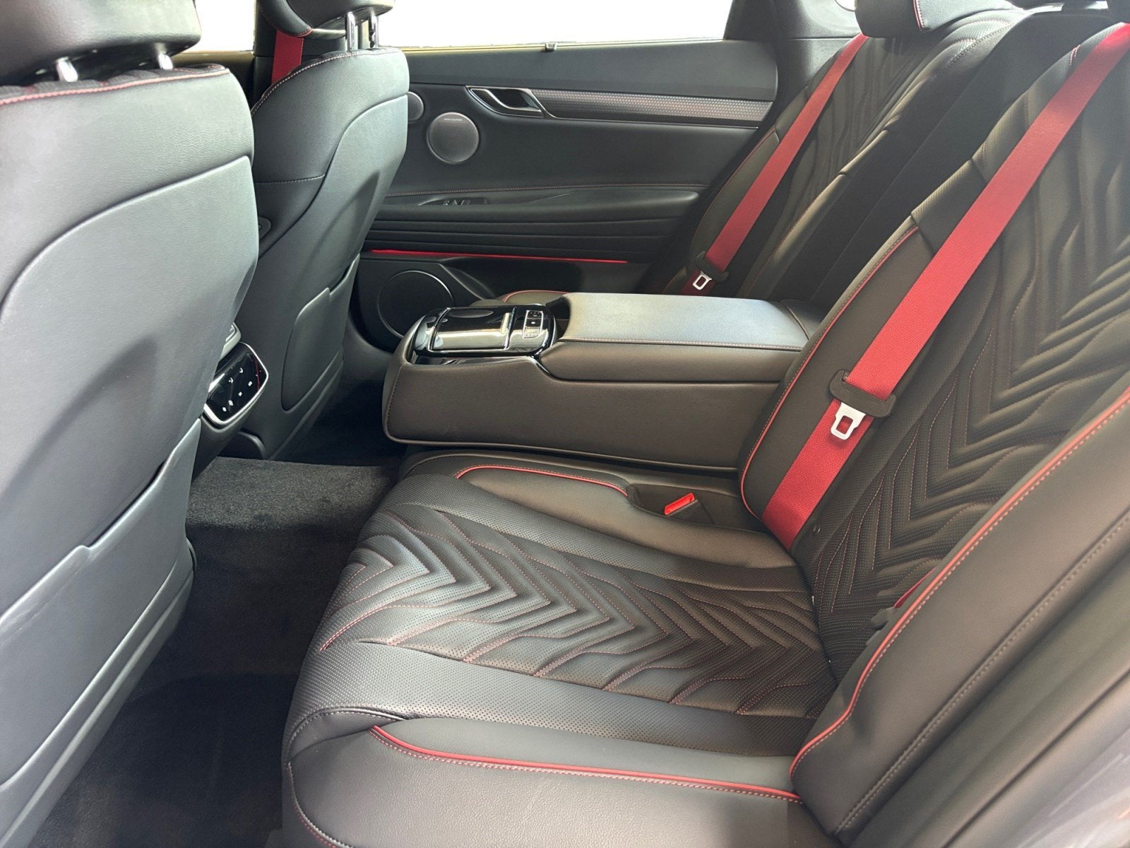 2027 Genesis G80 2.5T Sport