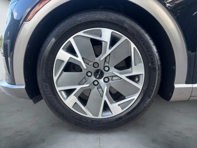 2024 Genesis GV60 Standard