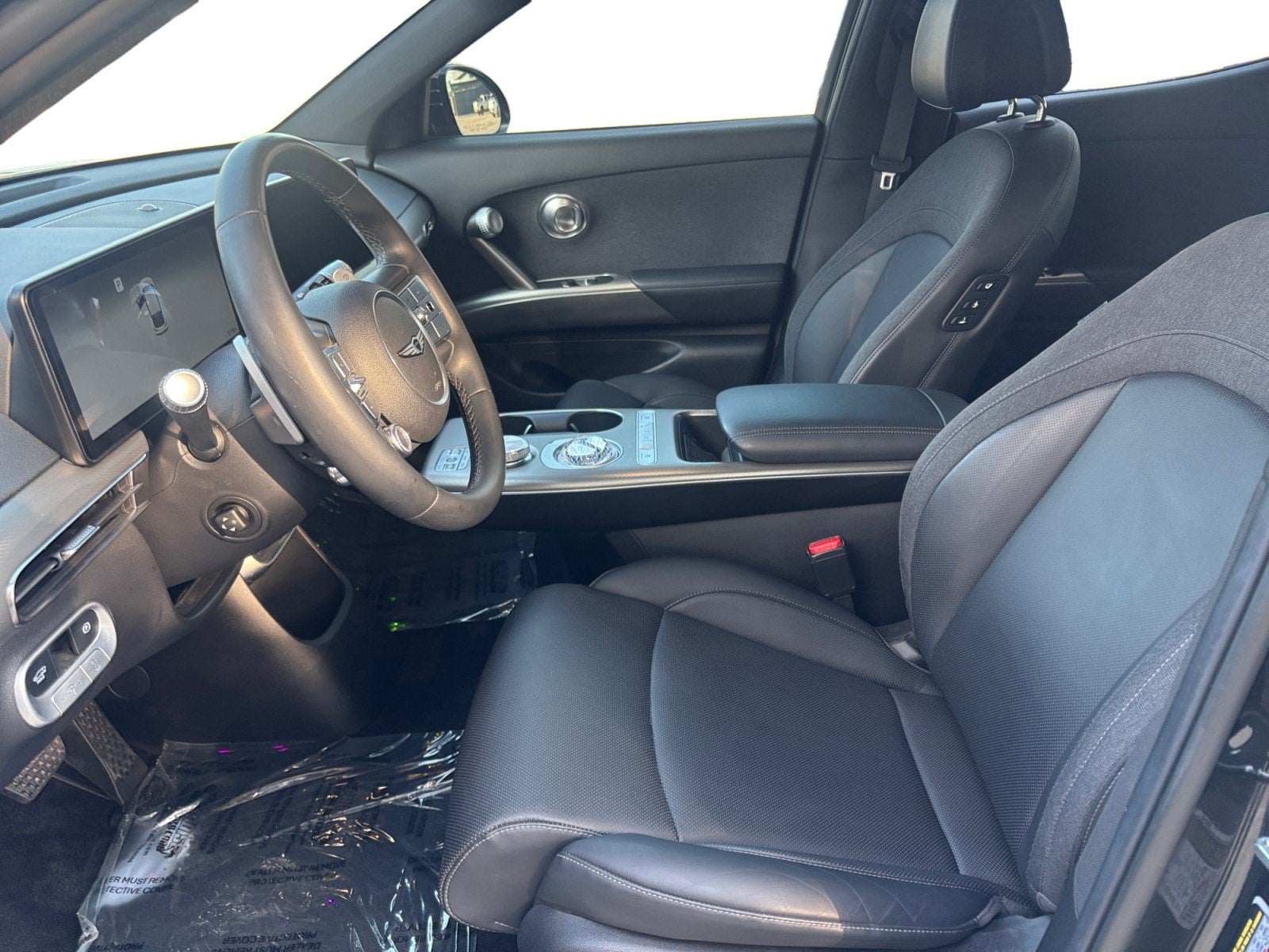 2024 Genesis GV60 Standard
