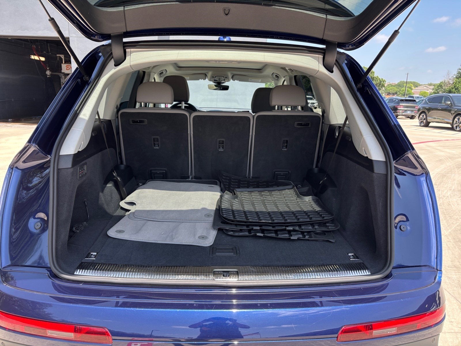 2023 Audi Q7 45 Premium Plus quattro